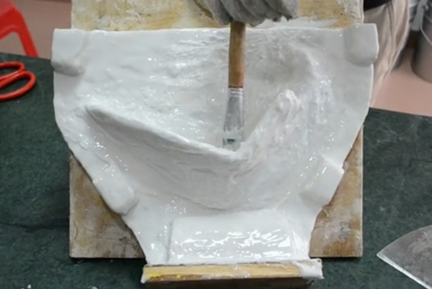 模具硅膠操作方法有幾種？